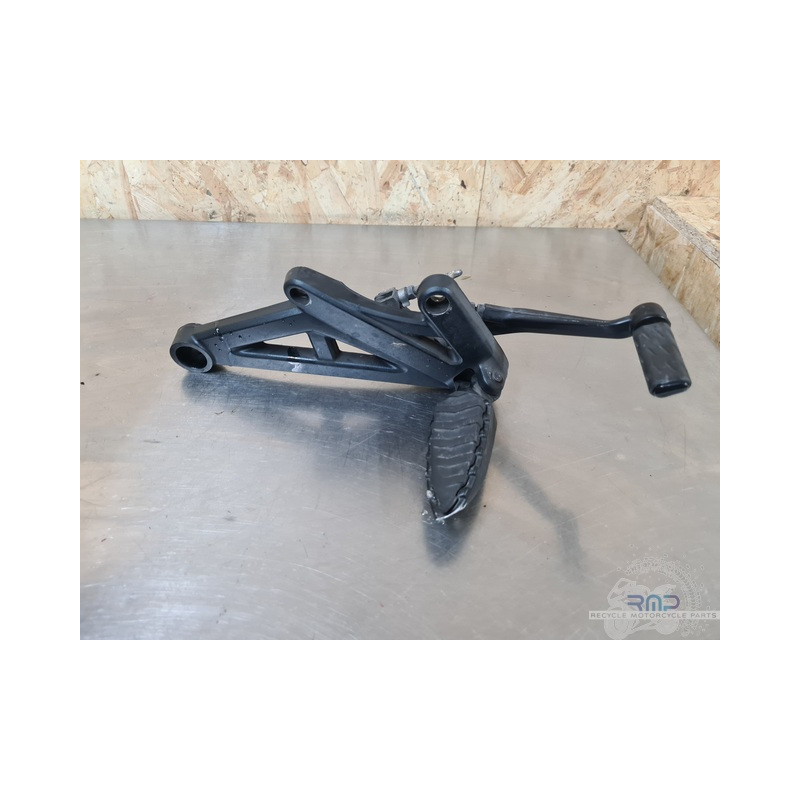 Platine repose pied droit Ducati 1200 Diavel Dark 2015 à 2018 