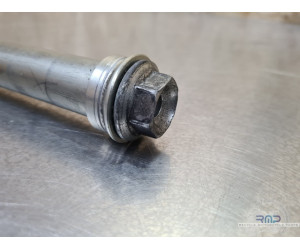 Axe de roue avant Suzuki 600 GSXR 2008 à 2010 