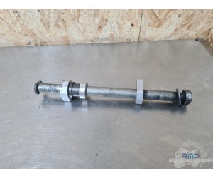 Axe de roue arrière Triumph Daytona 675 2006 à 2008 