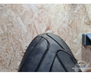 Pneu avant Triumph Daytona 675 2006 à 2008 