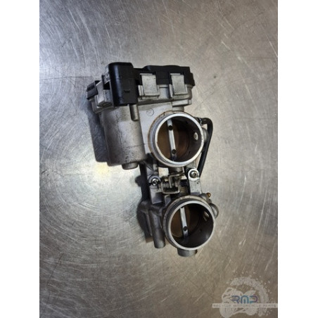Rampe d'injection avant Aprilia RSV4 2009 à 2014 