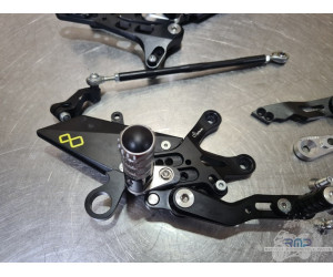 Paire de platine reculé Lightec Aprilia RSV4 2009 à 2014 
