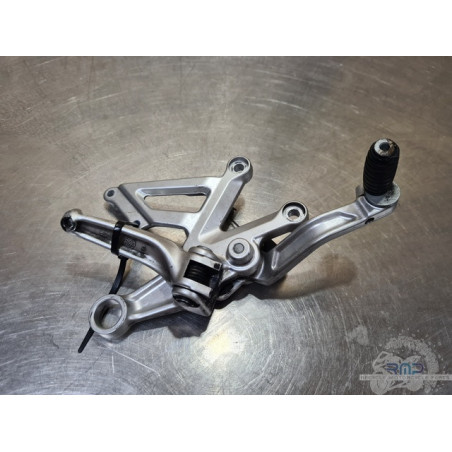 Platine repose pied droite Aprilia RSV4 2009 à 2014 