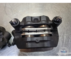 Paire d'étrier de frein avant Triumph Daytona 675 2013 à 2016 