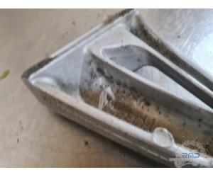 Platine repose pied passager droite Suzuki 650 SV N 1999 à 2002 