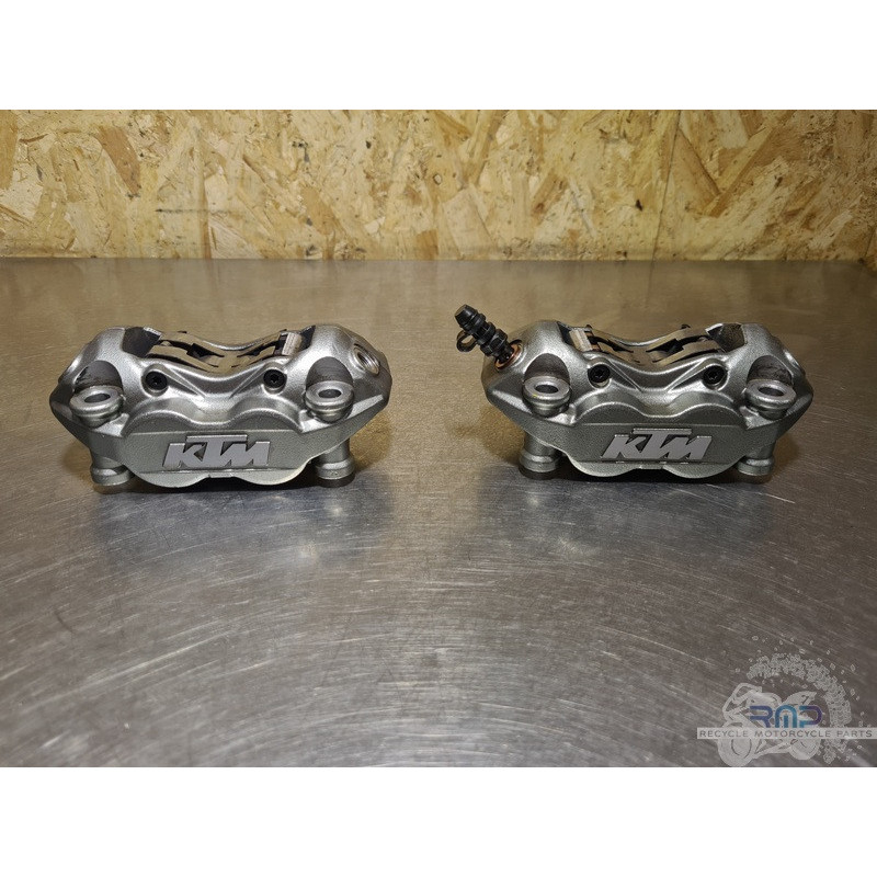 Paire d'étrier de frein avant KTM 790 Duke 2018 à 2020 