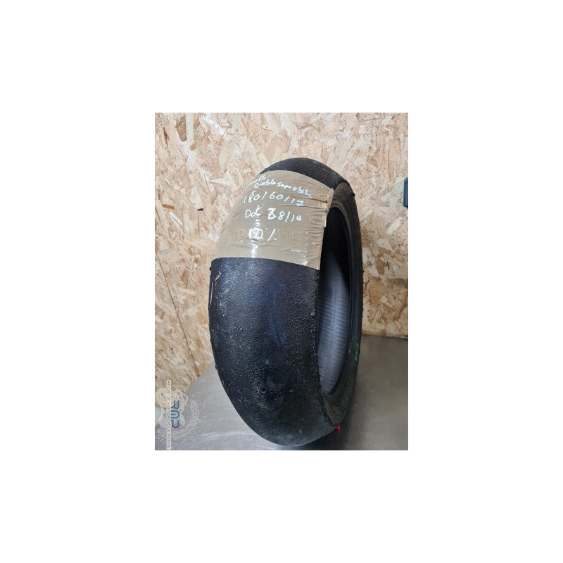 Pneu arrière Pirelli Diablo superbike 180 - 60 - 17 Honda ST 1100 Pan européan 1992 à 2001 