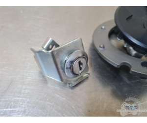 Trappe a carburant + serrure de selle passager Suzuki GSXR 1300 Hayabusa 2022 à 2025 