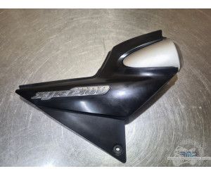 Cache sous selle droit Yamaha 1300 XJR 1999 à 2001 
