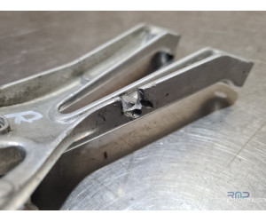 Platine repose pied passager droite Yamaha YZF R1 2000 à 2001 