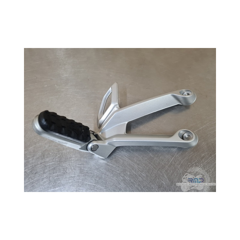 Platine repose pied passager droite Triumph 900 Tiger Rally Pro 2020 à 2026 