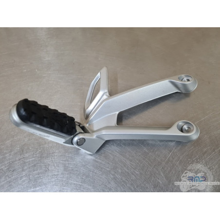 Platine repose pied passager droite Triumph 900 Tiger Rally Pro 2020 à 2026 