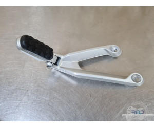 Platine repose pied passager gauche Triumph 900 Tiger Rally Pro 2020 à 2026 