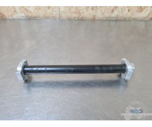 Axe de roue arrière KTM 890 SMT 2023 à 2026 