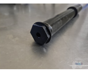 Front wheel axle RC8 2008 to 2015