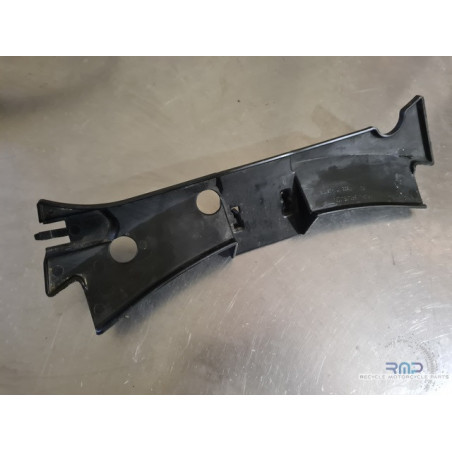 Cover on radiator RC8 2008 to 2015