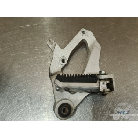 Platine repose pied passager droite Suzuki 1100 GSXR 1994 à 1998 