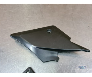 Cache sous selle droit Suzuki 650 SV N 2003 à 2009 