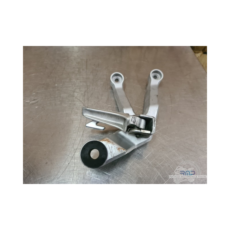 Platine repose pied passager droite Suzuki 650 SV N 2003 à 2009 