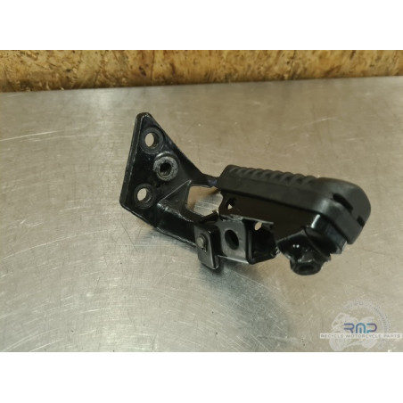 Platine repose pied droite Aprilia ETV 1000 Caponord 2004 a 2012 