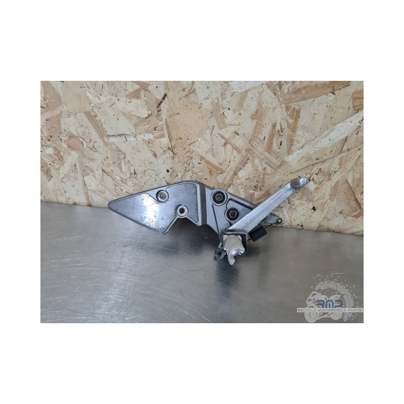 Platine repose pied droite Suzuki GSF 600 Bandit N 2000 à 2004 