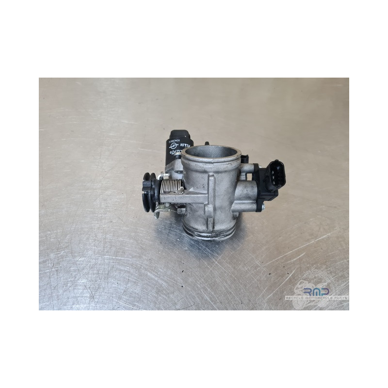 Rampe d'injection KTM 390 RC 2014 à 2020 
