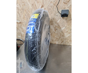 Pneu avant neuf Michelin...
