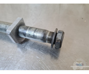 Axe de roue arrière Suzuki GSXR 600 2004 à 2005 