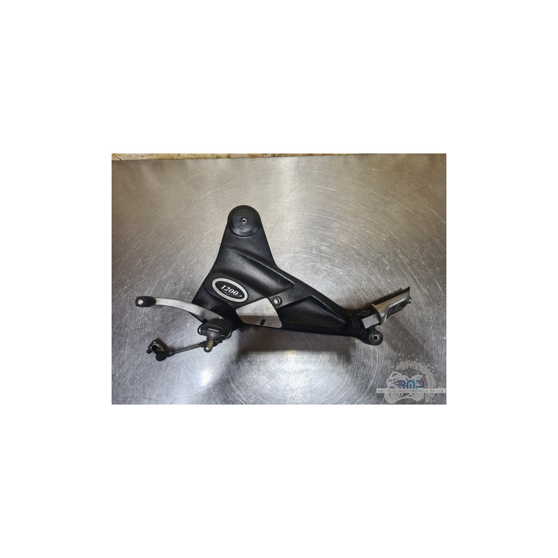 Platine repose pied gauche Triumph 1200 Trophy 1996 à 2003 