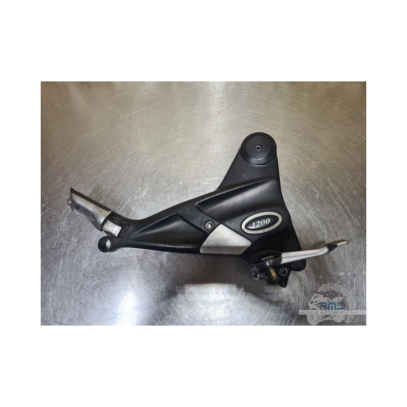 Platine repose pied passager droite Triumph 1200 Trophy 1996 à 2003 