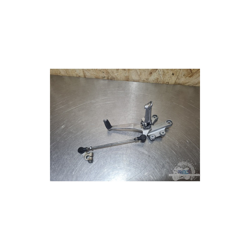 Platine repose pied gauche Suzuki 600 GSXR 2001 à 2003 