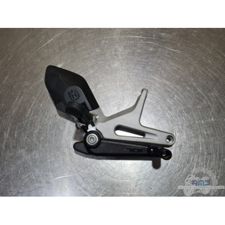 Platine repose pied droit Husqvarna 701 Svartpilen 2018 à 2021 