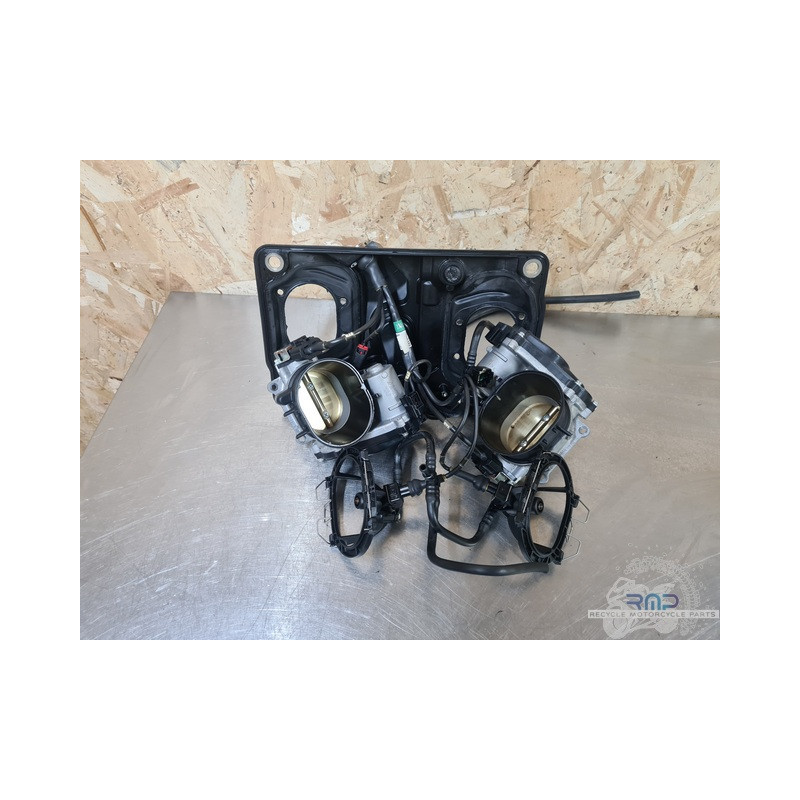 Rampe d'injection Ducati Panigale 955 V2 2022 à 2024 